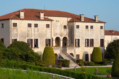 VILLA GODI MALINVERNI  per individuali e gruppi